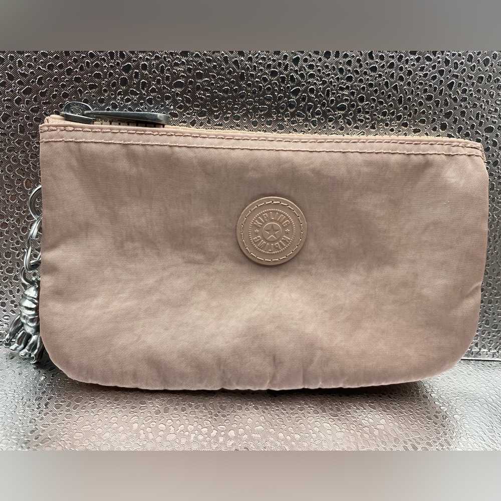 Kipling pouch